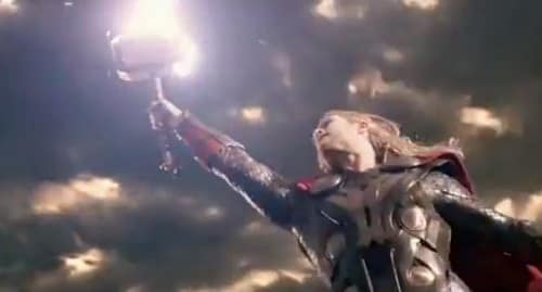 Thor: The Dark World Chris Hemsworth Hammer